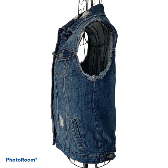 Hippie Laundry Distressed Sleeveless Jean Jacket - Picture 5 of 11